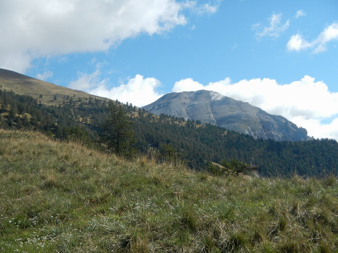 il Monte Seguret visto da sopra le Grange Roche a quota 2044 m.