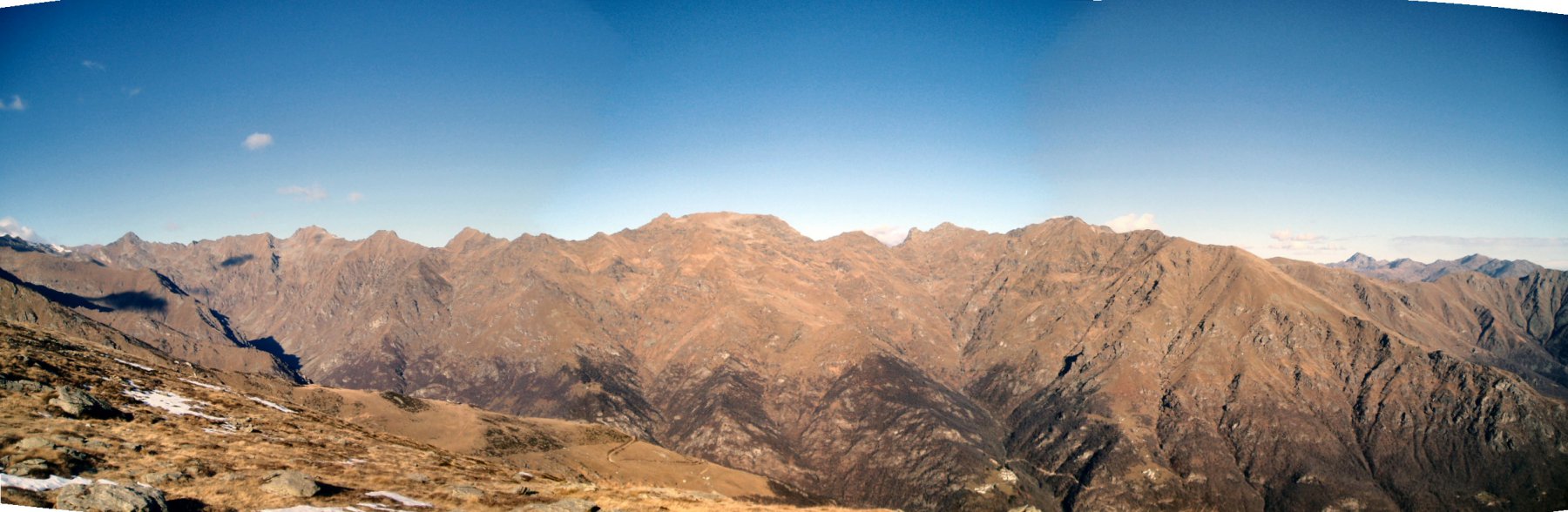 Panorama sui monti della Valchiusella.