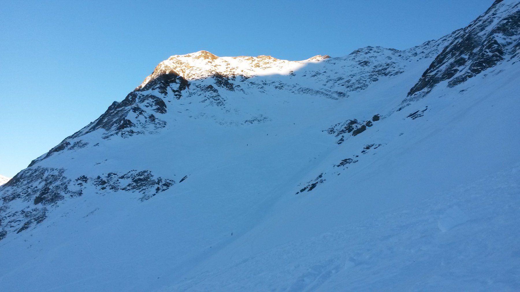 Scialpinisti in discesa dalla Six Blanc (altro bell'itinerario gulliveriano)