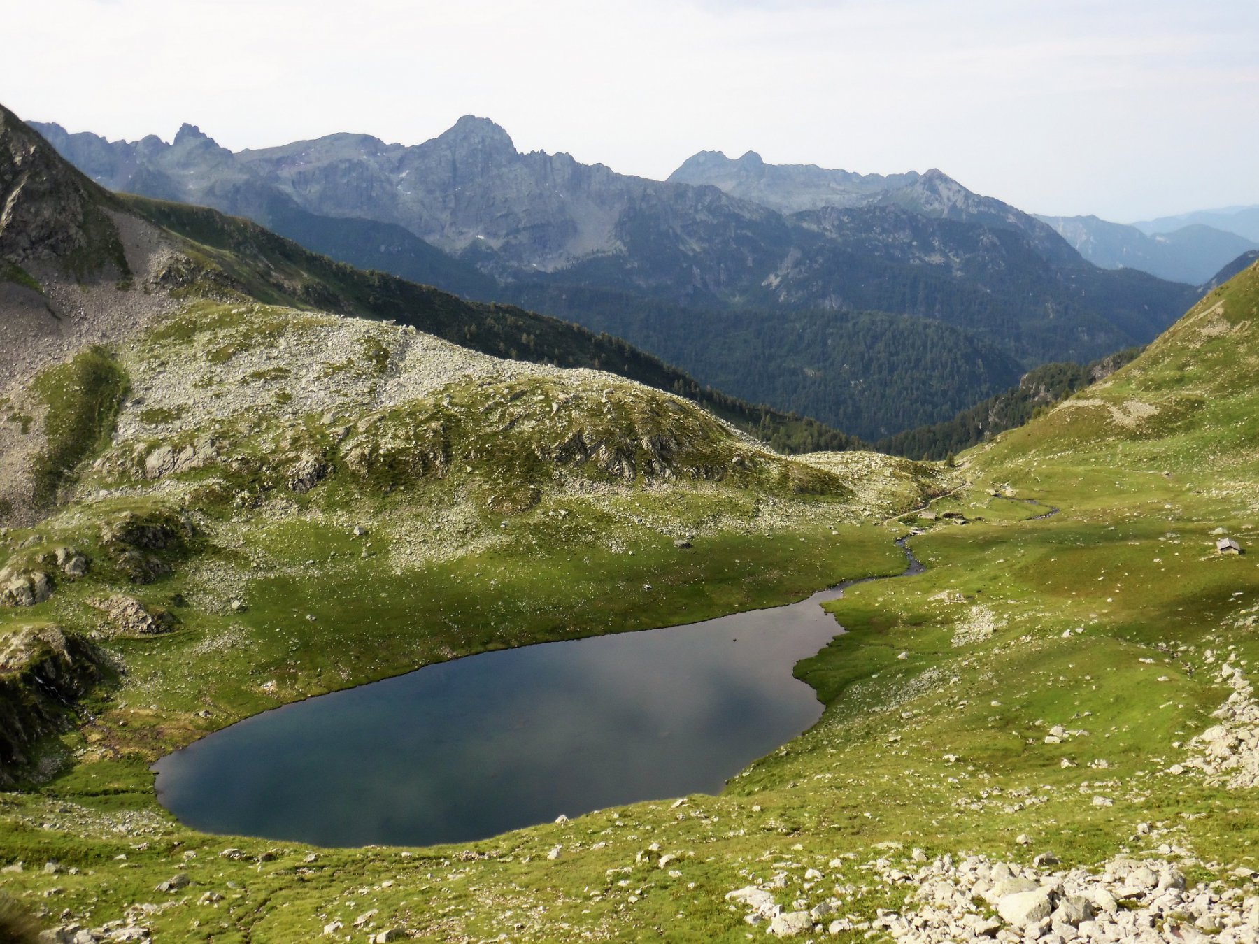 Lago di Val Sambuzza 2085 m, Pizzo del Becco