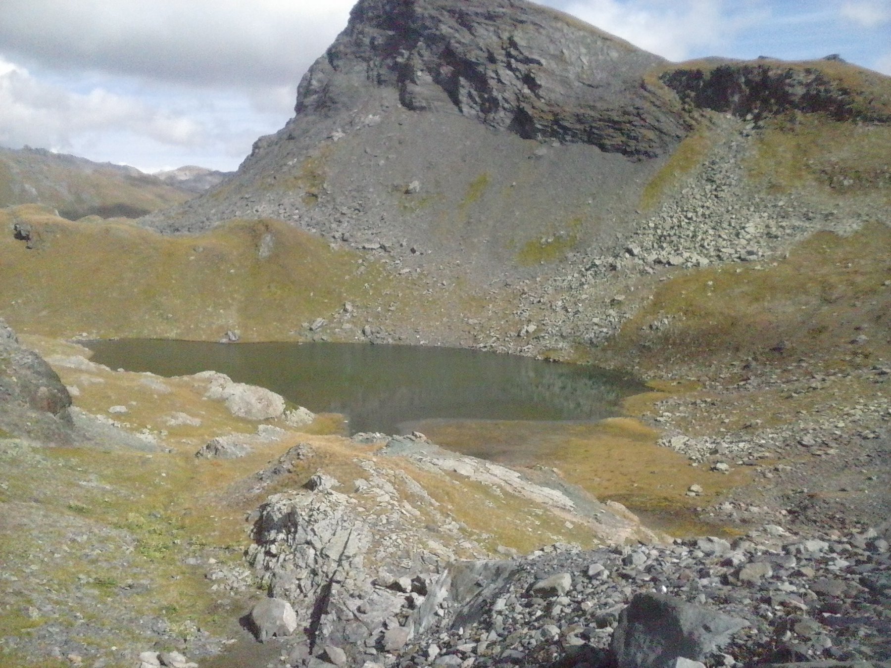 il lago di Tormottà  dal sentiero n.14...
