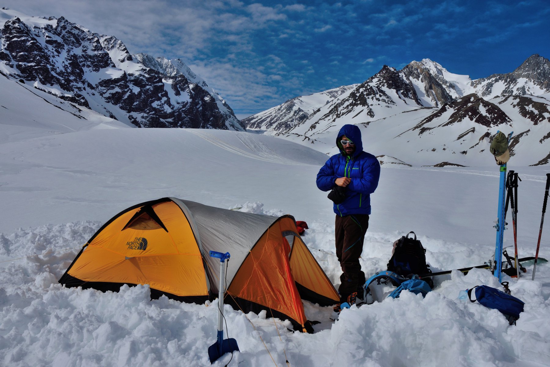 il campo sul ghiacciaio Morado, q. 3200 m circa