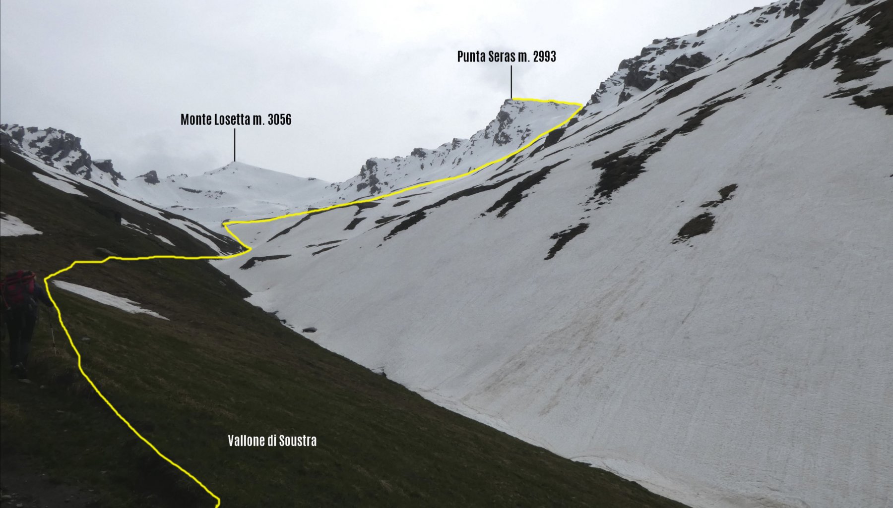 visuale da quota 2300 m nel Vallone di Soustra verso la Losetta e la nostra meta