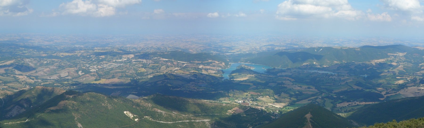 Panorama dal Monte San Vicino