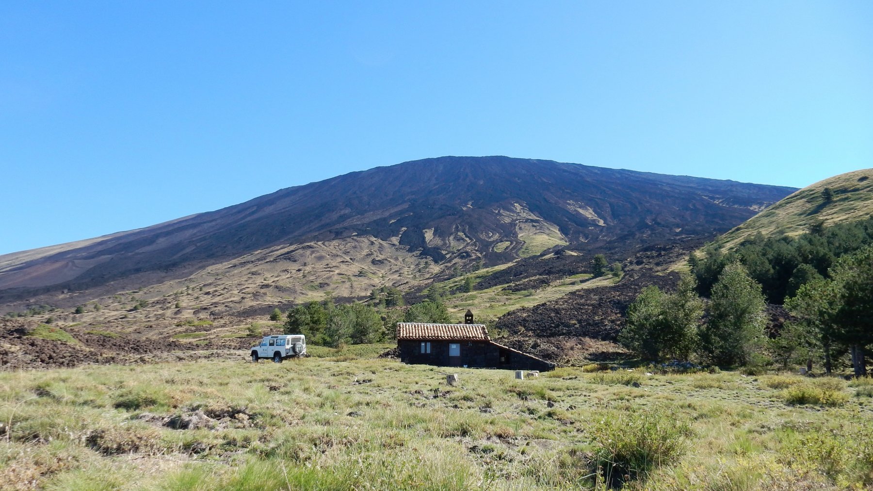 Versante ovest dell'Etna visto dalla Pista Altomontana