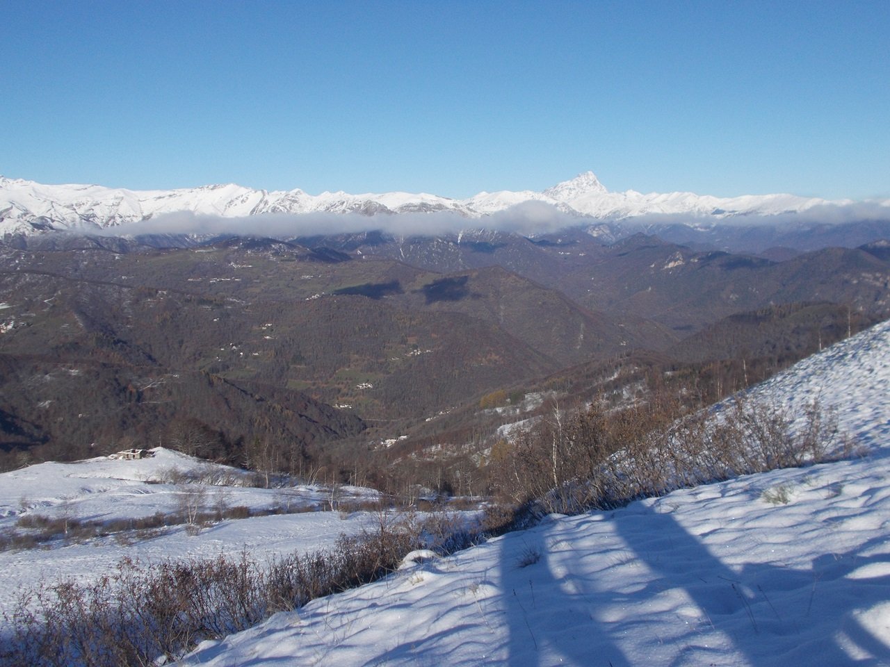 versante Val Grana con vista pianura e alpi