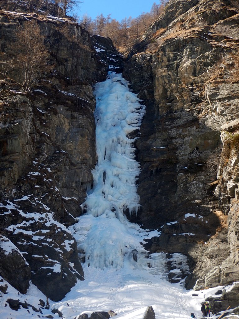 Cascata di ghiaccio lungo il percorso