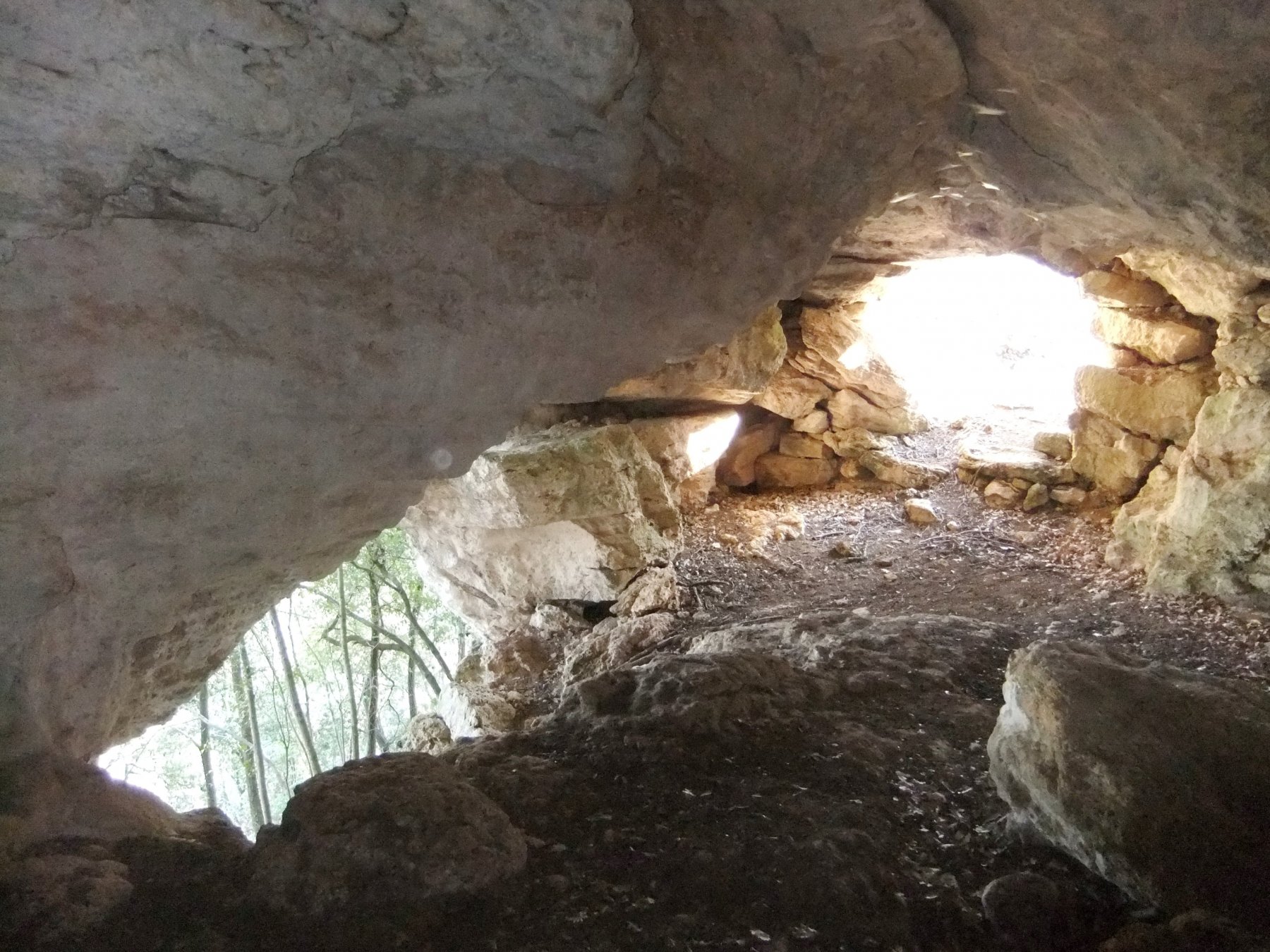 Doppio accesso della Grotta del Muretto 