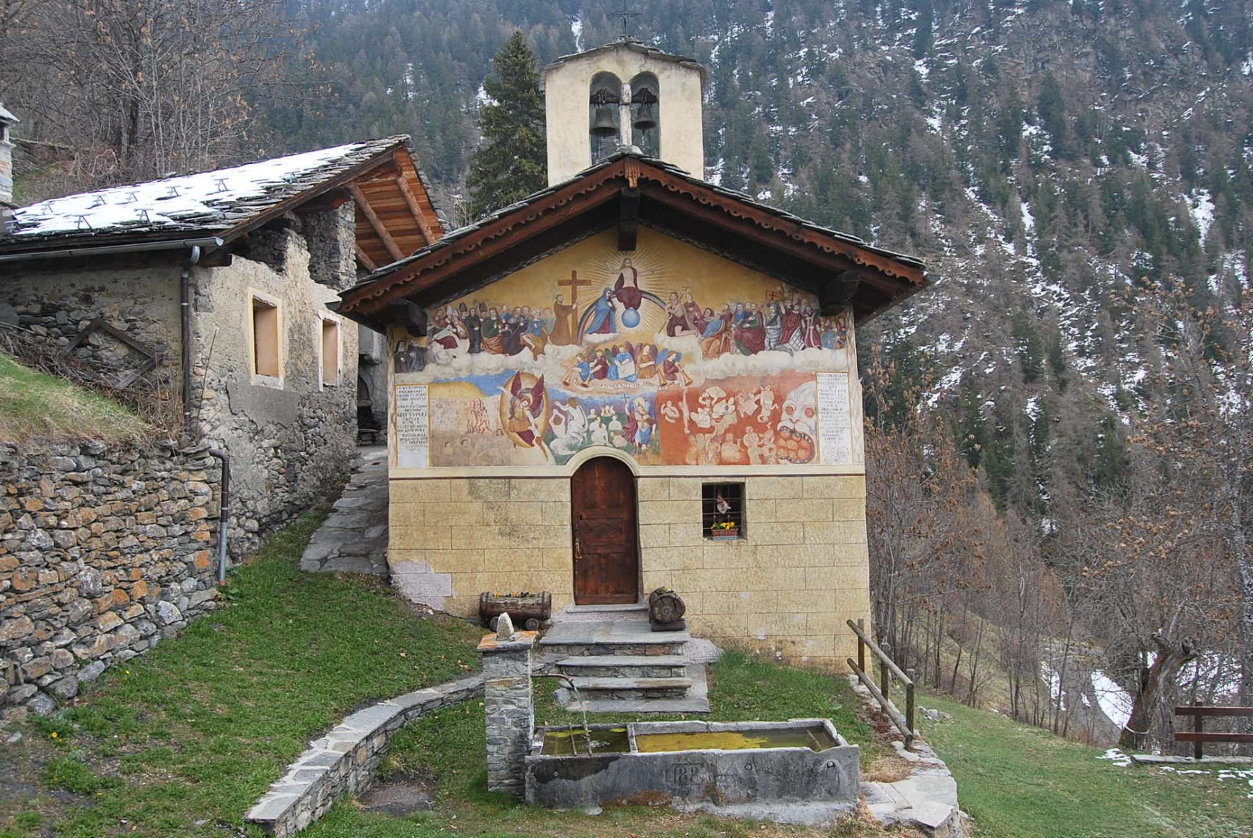 La chiesa affrescata di Charvaz 