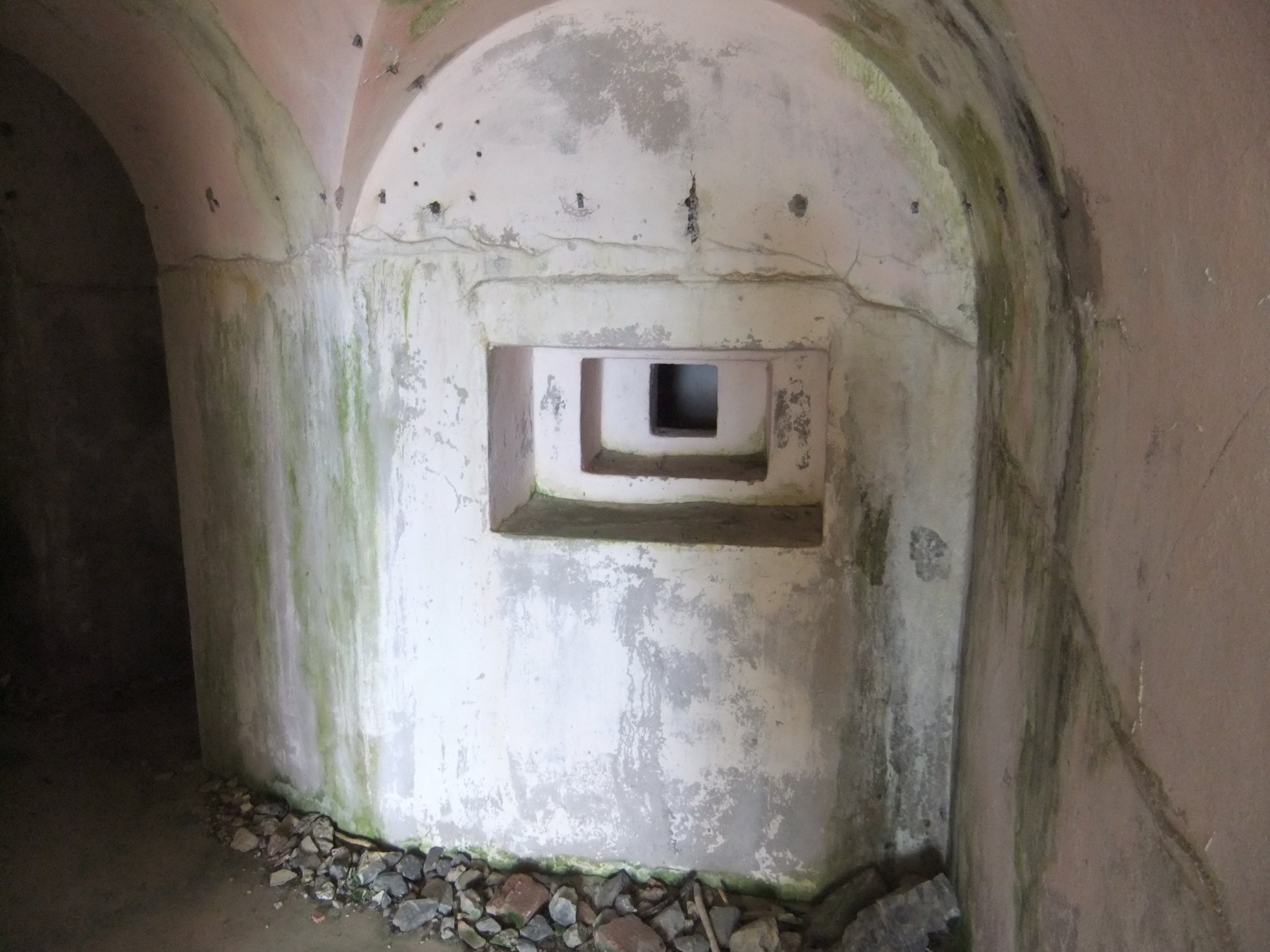 Interno del forte sotterraneo del Monte Agnellino