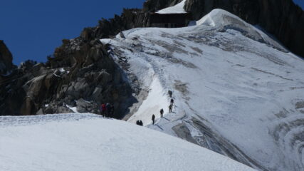 cresta finale per raggiungere l'Aiguille du Midi quasi del tutto ghiacciata