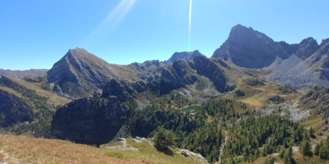 Dalla cima verso Rocca la Meja e Monte La Bianca, con il Lago Nero