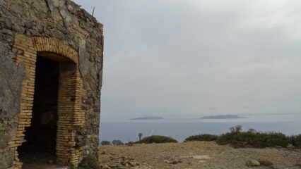 Vista dal Semaforo sulle isole Levanzo a sx e Favignana a dx.