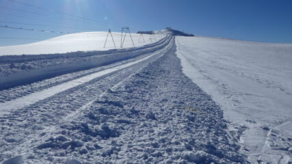 seguendo la pista da sci verso la Gobba Rollin