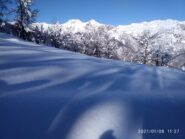Giochi d'ombra e di luce sulla neve (foto A. Valfrè)
