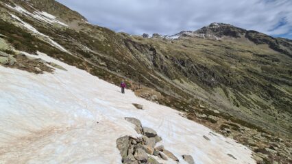 prima neve a quota 2200 m nel Vallone di Barbacana
