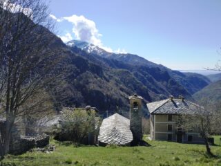 A Tiglietto, Quinzeina nelle nubi.