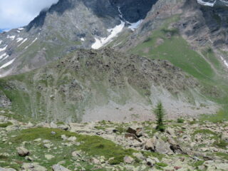 La Rocca Ciarva vista traversando verso l'Alpe la Roussa