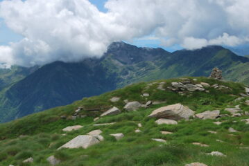 Dopo poco in vetta al Monte Rosso, sul Mombarone arriva la nuvolosità