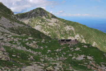 Scendendo a Oropa sul D21, i ruderi dell’Alpe Camino