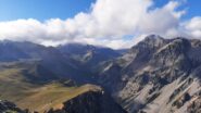 Verso l'alta Valle Stretta: dietro i Séru il Thabor è coperto dalle nubi