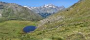 la bella conca erbosa di quota 2840 m e il Gruppo della Grivola, osservate dal sentiero che sale al Colle di Saint Marcel