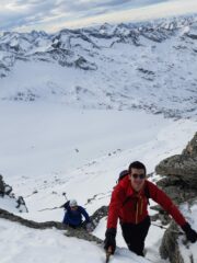 Passaggini di arrampicata in cresta 