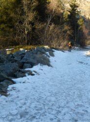 Tratti di ghiaccio/neve sul sentiero