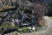 L’imbocco del sentiero sulla Via Montiglie dopo il Battistero che porta a Montestrutto 