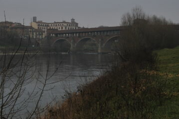 A Pavia, quasi al ponte coperto 