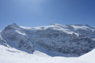 Dalla vetta il ghiacciaio superiore del Vallonnet. Sulla sinistra l'Albaron.