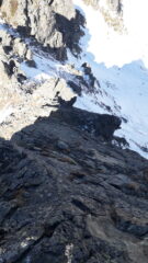 la breve sezione alpinistica a monte il colletto della Balma laggiu' al sole..