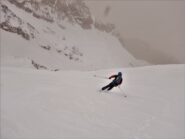 Buona sciata sui pendii alti