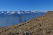 Dopo l'Alpe Formica, il panorama si allarga
