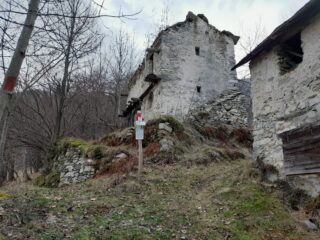 Arrivo in borgata Rocce Sottane (circa 1100 mt).