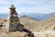 Al colle con vista sul lato canavesano-valdostano: l’alpe Bequeraz e il Col Giassit
