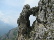 L'arco di roccia scendendo dal Pass del Van