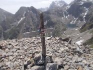 croce di vetta  con vista sul Monte Matto