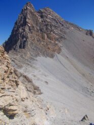 salendo alla rocca Tre Vescovi ,vista sul Monte Enchastraye 