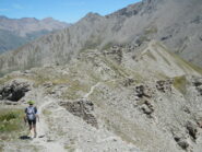 bel sentiero panoramico sulla lunga cresta del Mont Froid