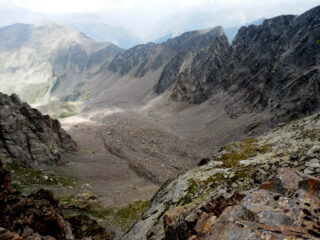 Bassa di Schiantalà superiore, cresta di Rostagno e Costabella del Piz vista salendo la Montagneta