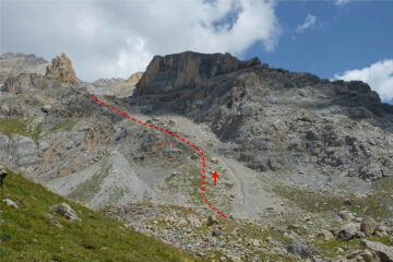 Il canale di accesso (fonte: https://cuneotrekking.com/itinerari/alpinismo/escursione-al-buc-de-nubiera-le-massour-3215-m-valle-dellubaye)
