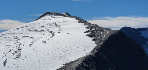 La lunga cresta da percorrere dopo la cima a 3441mt