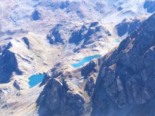 Zoom sui laghi Fiorenza e Superiore dal Meidassa