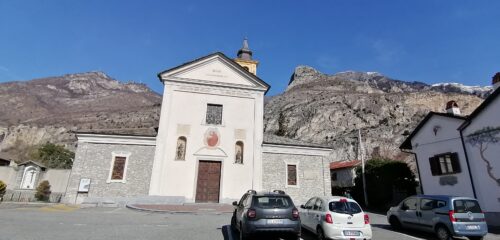 Chiesa di Foresto con a dx il Truc di San Martino