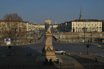 Spettacolare vista su Torino dagli scalini della Gran Madre