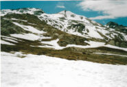 Sopra Peradza, versante nord della cresta di confine col Piemonte, zona della Nouva