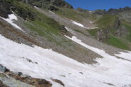 Il tratto tra Col Vascoccia e Col di Nana con ancora un paio di nevai da attraversare