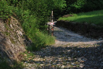 Passata Prera, la partenza del sentiero per la Ferrata dell’Infernone/Ponte degli Alpini