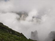 Discesa nella nebbia per la cresta nord-est del M. Bussaia